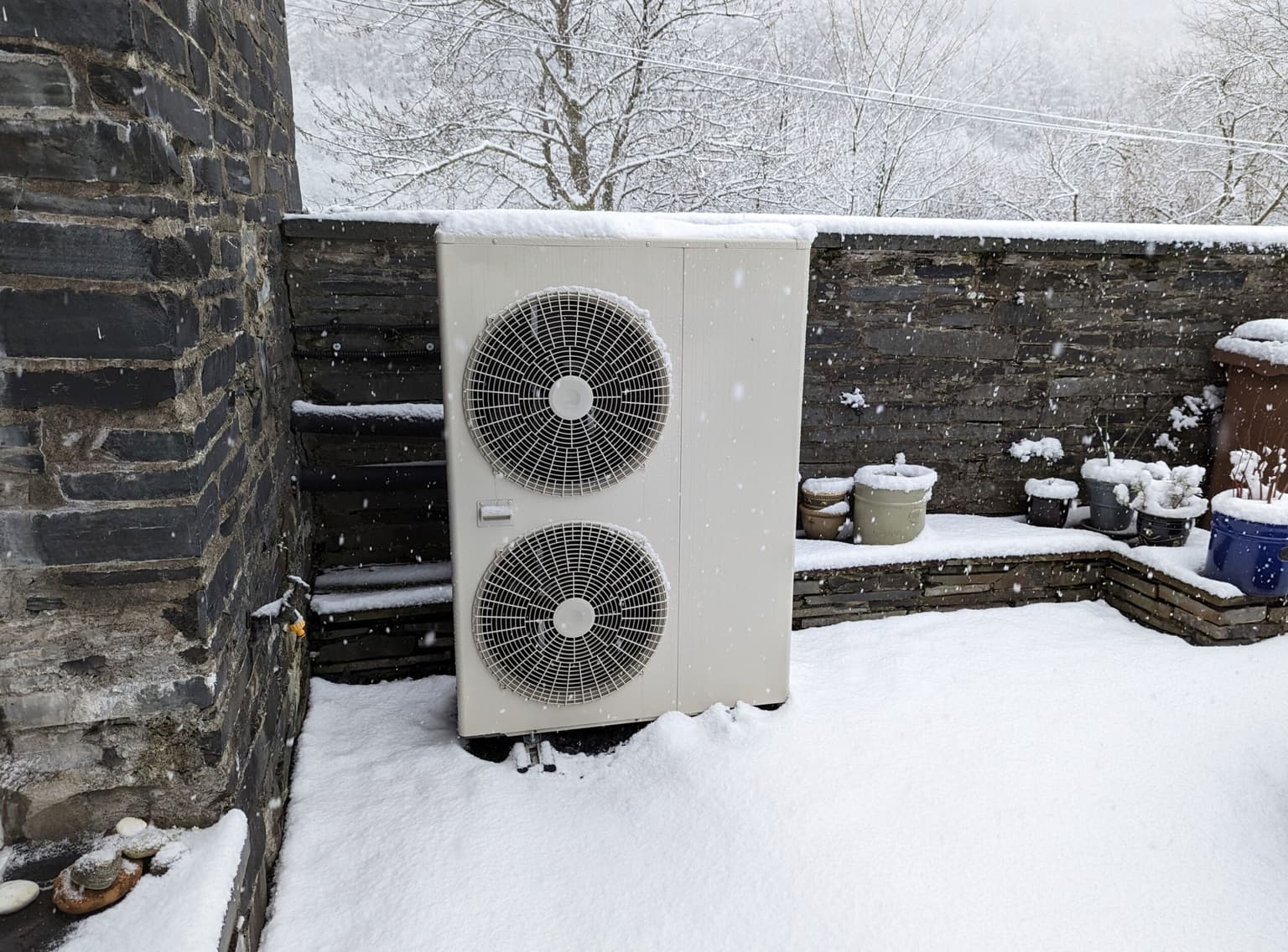 A Guide to Air Source Heat Pump Efficiency Through the Seasons