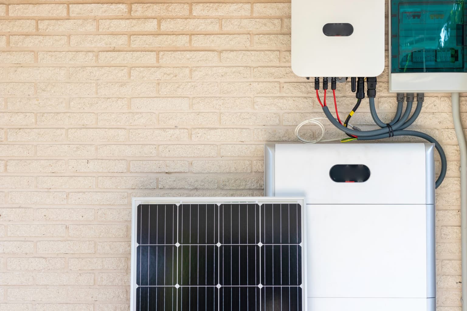Advantages of a Solar Battery
